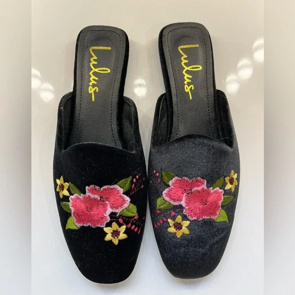 Lulus Black Velvet Embroidered floral, slip ons,loafers, slides, size 7 - Picture 2 of 7